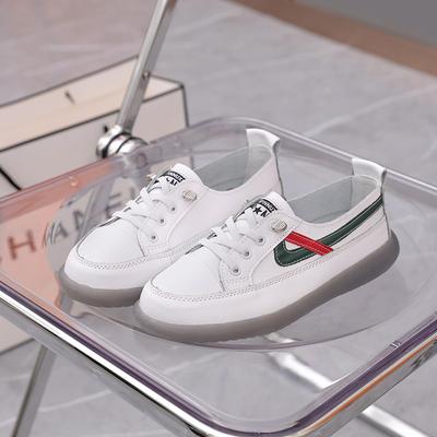 Женские кроссовки. Кожаные модные кроссовки. Женская обувь для отдыха. Прогулочная обувь. Мягкая нескользящая износостойкая подошва без застежки.