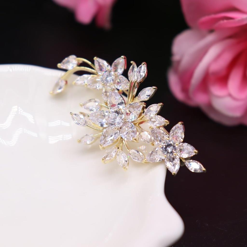 Zircon Cherry Blossom Crystal Diamond Flower Chest Ornament for Entrance Ceremonial Gifts for Women Such As Comes with a Gift Case Brooch, Corsage,