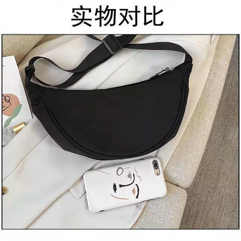 Anti-splashing Nylon Solid Color Crossbody Dumpling Bag, New One-shoulder Underarm Light Niche Women's Bag
