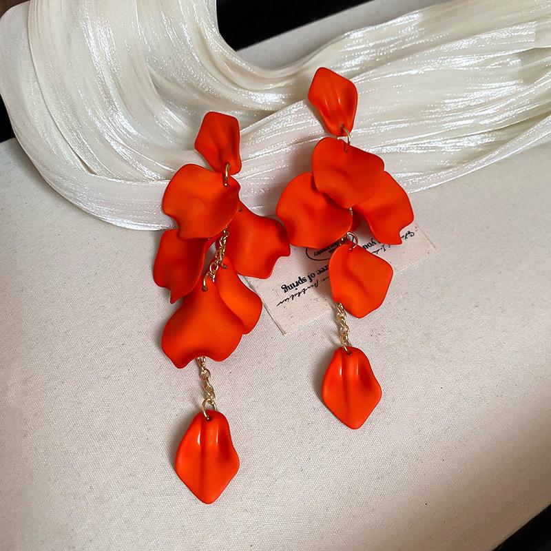 Богемные розовые серьги-кисточки с цветком из бисера и жемчуга