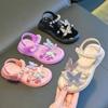 Летние новые сандалии для девочек, нескользящие мягкие подошвы, детские сандалии среднего размера, модные и универсальные, милые стильные туфли принцессы с бантом