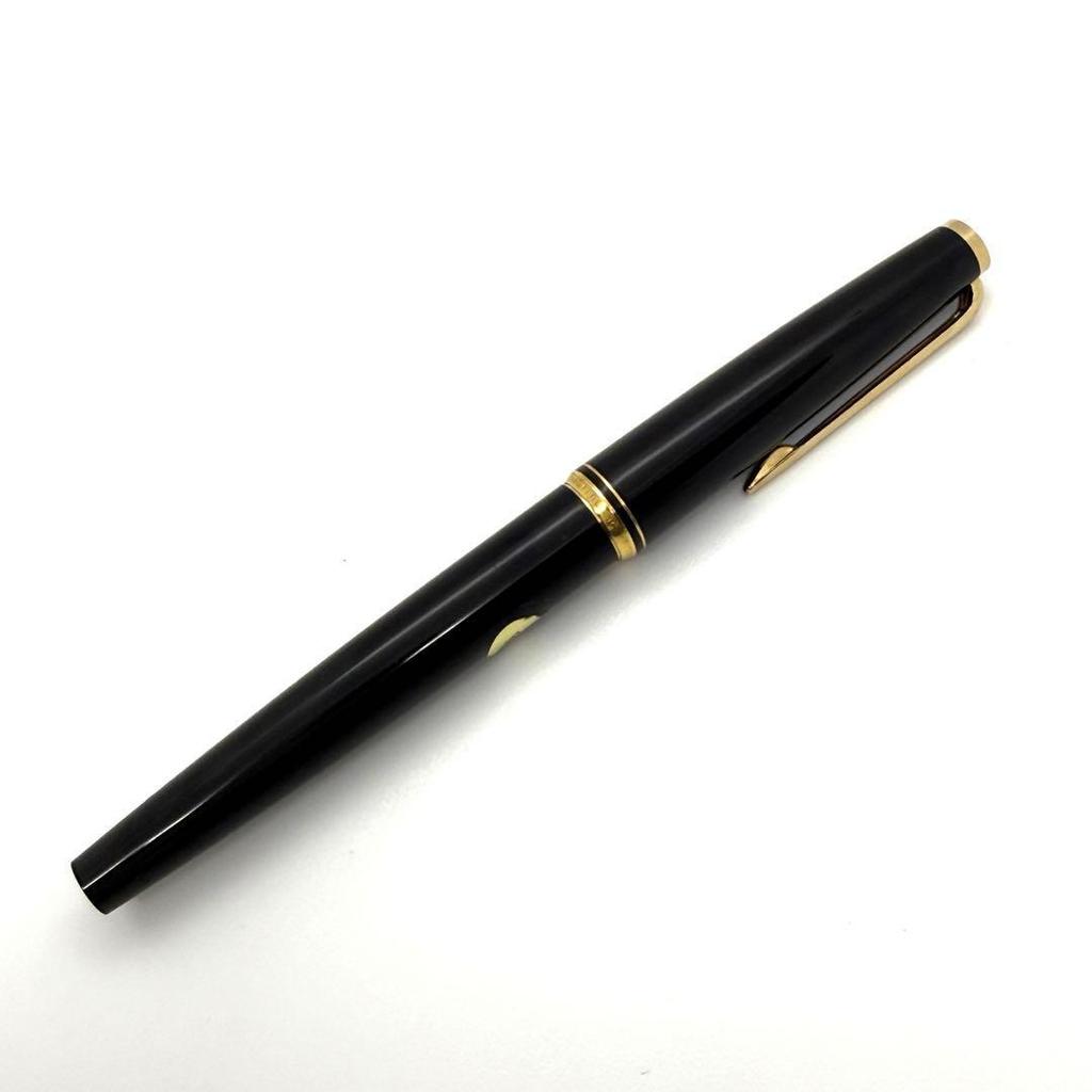 Very beautiful itemMontblanc fountain pen EF 14K 585 black gold rare made in Germany