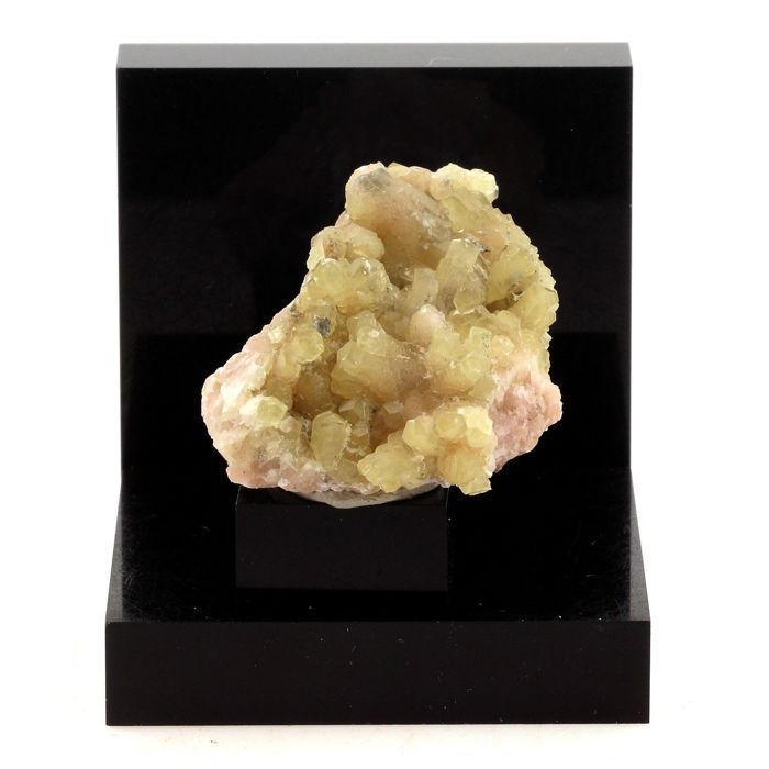 Pierres et Minéraux. Calcite. 157.0 ct. Luzy, Nièvre, France.