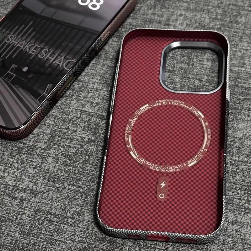 Магнитный Чехол из Углеродного Волокна для Телефона iPhone 16 Pro Max 15 с Текстурой Кевлара, Противоскользящий, Ударопрочный