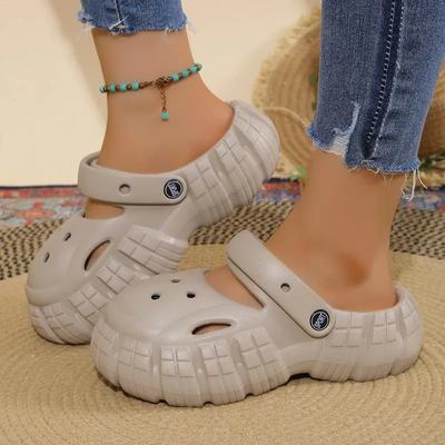 Женские сандалии 2024 года, новые модные однотонные универсальные летние легкие нескользящие пляжные туфли с мягким дном и отверстиями для сада