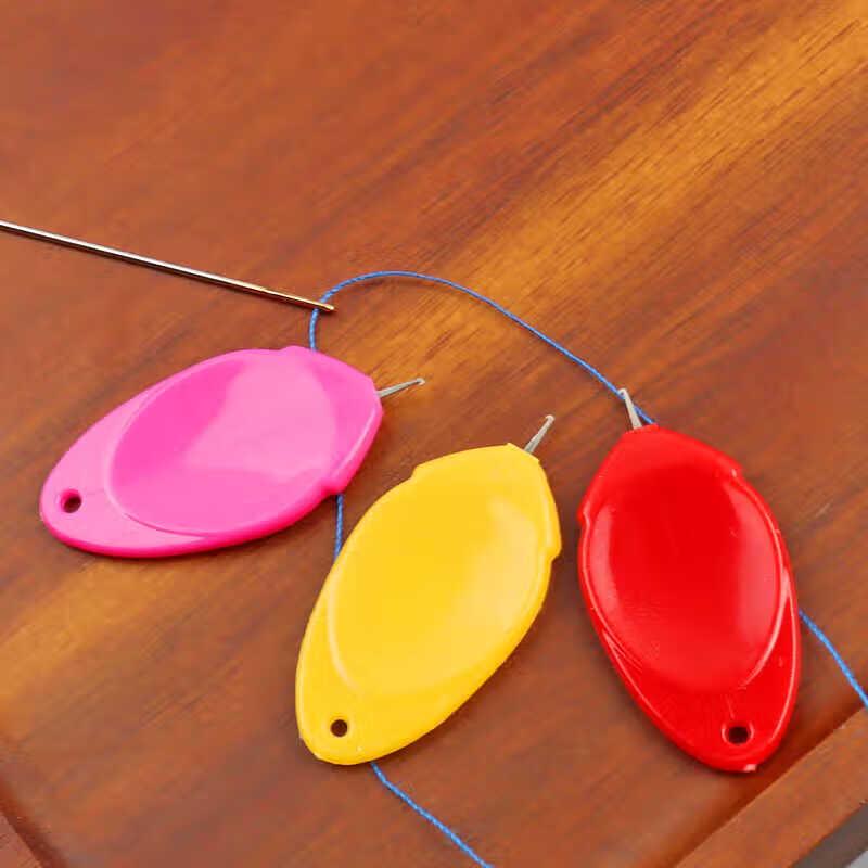 Автоматический нитевдеватель для игл, набор