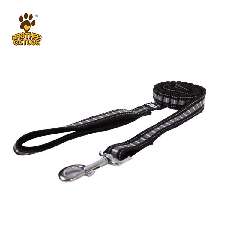 Elastic Dog Leash With Reflective Strip Medium To Large Dogs Anti-Slip Tangle-Free Nylon Lead Adjustable Length 1.2-1.5m