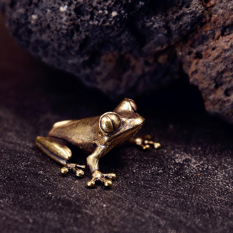 Solid Brass Mini Frog Desktop Ornament Decorative Keychain Lucky Toad Animal Figurine Home Decor