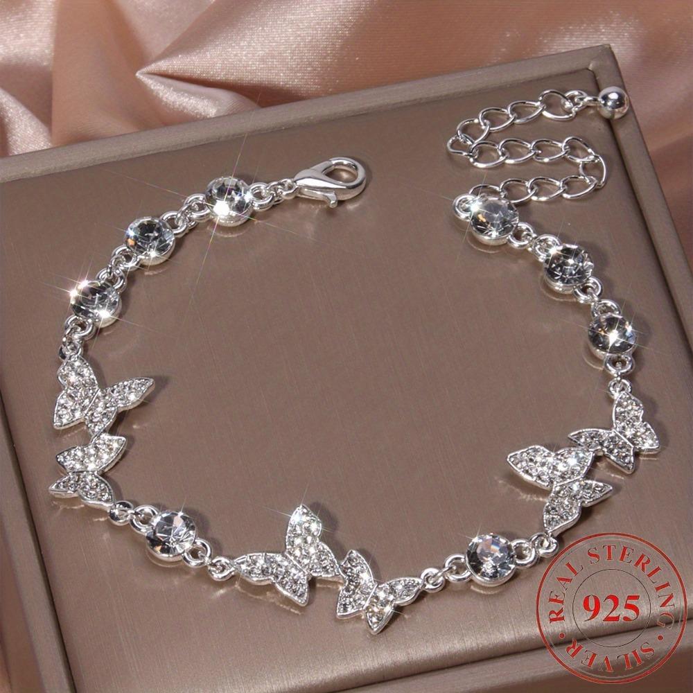 The butterfly bracelet is made of 925 sterling silver, a fashionable, luxurious and exquisite piece of jewelry that is perfect as a gift.