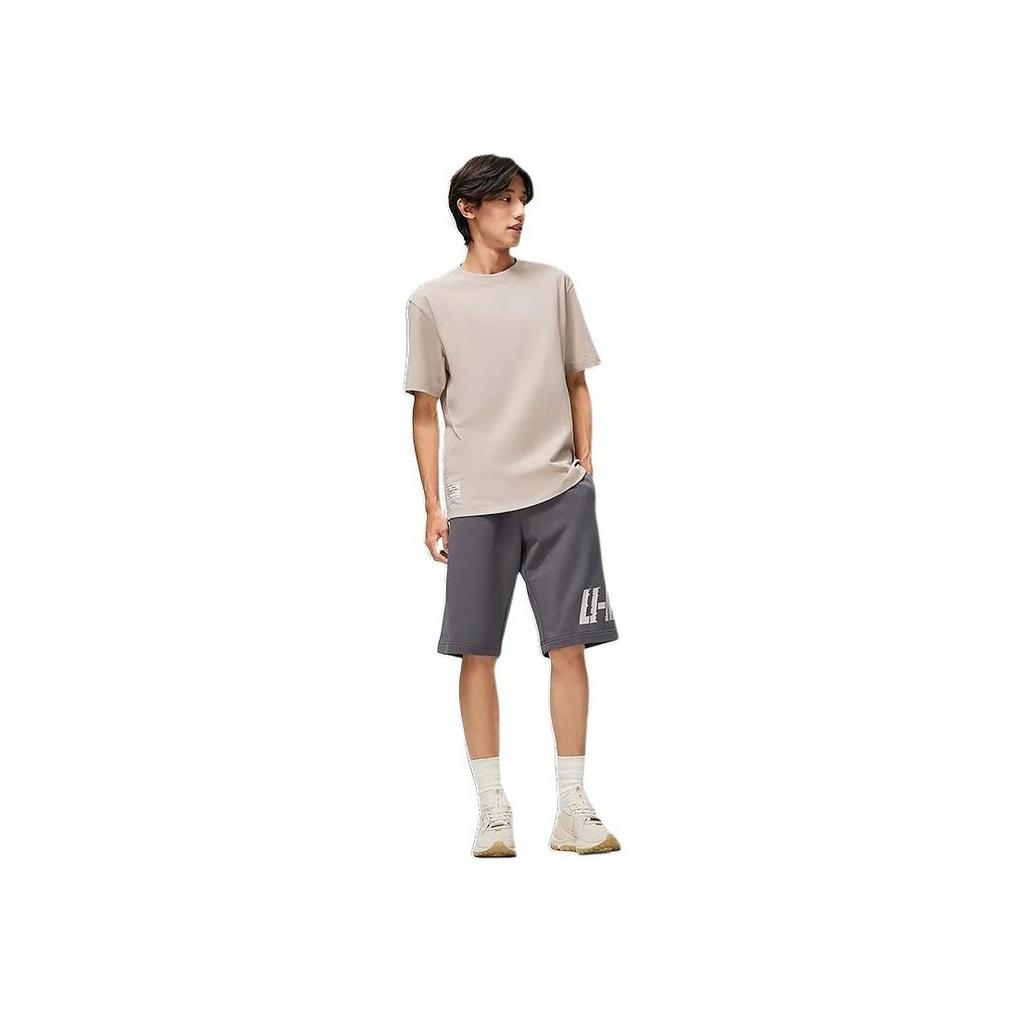 Li Ning Sports Lifestyle Series Letter Print Эластичный пояс Прямые свободные спортивные шорты Мужские шорты Выцветшие коричневые AKST747-4