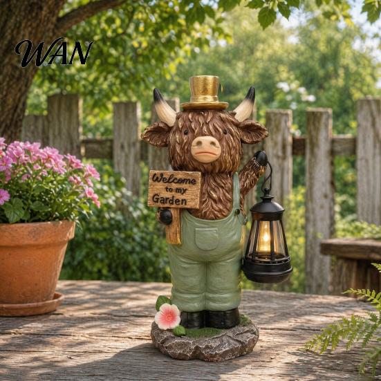 Outdoor Decorative Solar Light Highland Cow Garden Statue with Lantern, Welcome to My Lantern Resin Sculpture for Farmhouse Yard Patio Lawn