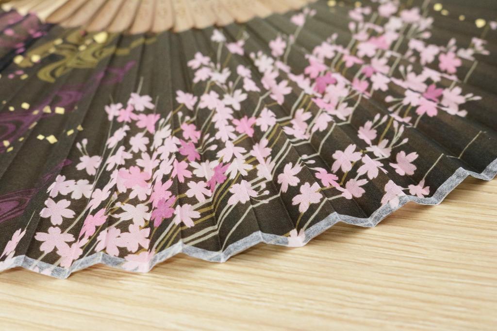 Matsumi Kogei Асахио Складной веер Кролик и цветущая вишня Синий Черный 161301