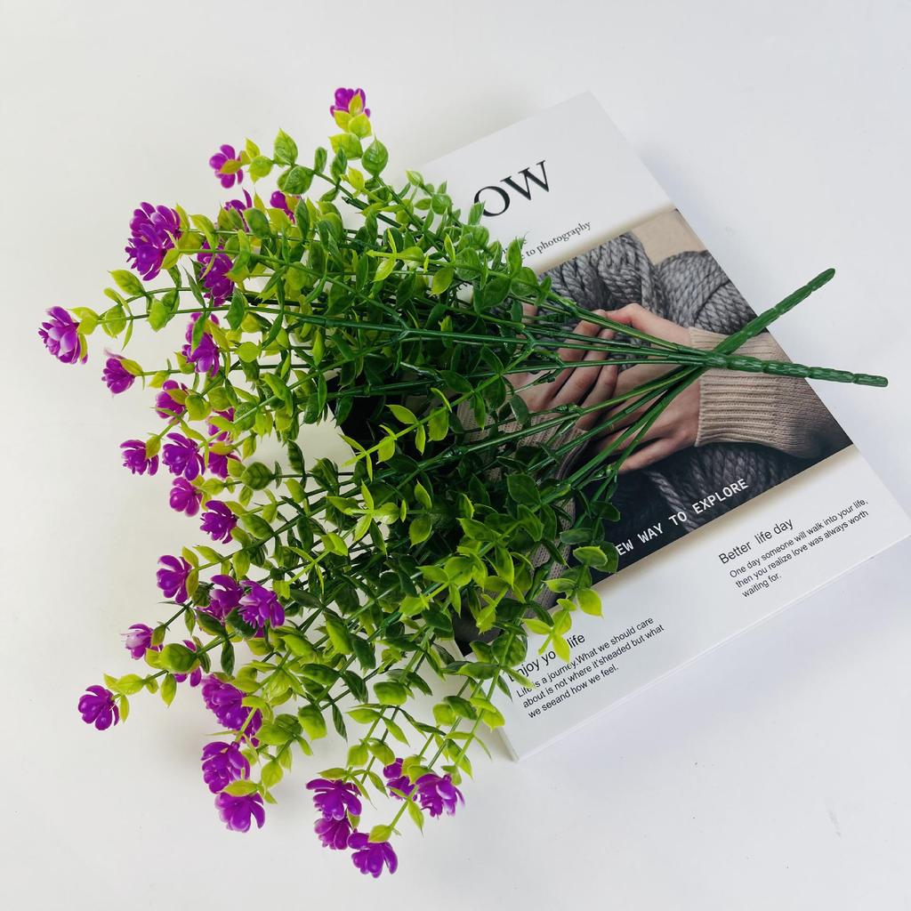 Букет из семи роз с эвкалиптом и камелией - Искусственные цветы