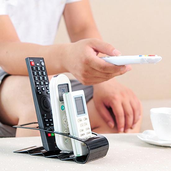 Слоты для пультов дистанционного управления Сверхпрочная пластиковая нескользящая стойка для хранения с 4 многоцелевыми держателями для пультов от телевизора и кондиционера