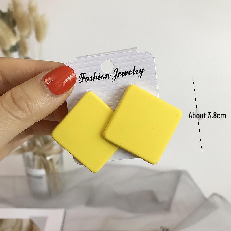 Самые продаваемые геометрические акриловые серьги-пусеты: Матовая аэрозольная краска, Преувеличенные конфетные цвета, Корейский стиль