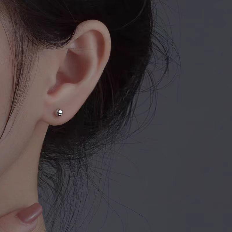 2025 Новые серьги-игл из серебра 925 пробы с круглыми бусинами для мужчин и женщин: Популярные пирсинги ушей и гвоздики для ушных косточек