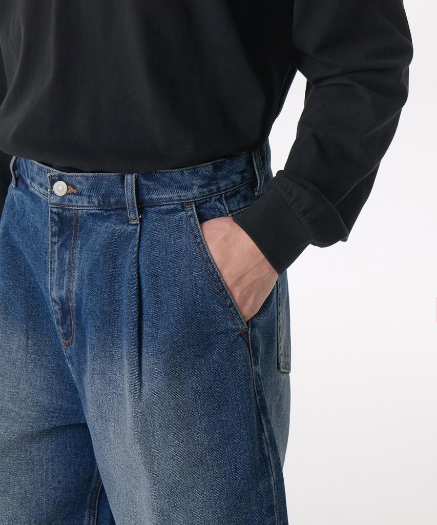 MUSINSA STANDARD Big Brush One-Tuck Bermuda Denim Pants [Medium Indigo]