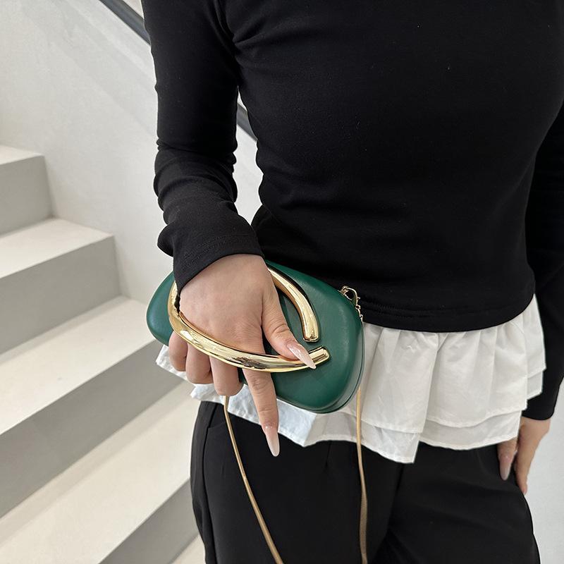 Personalized metal small bag 2025 new fashion letter design foreign style versatile women's wrist shoulder box bag