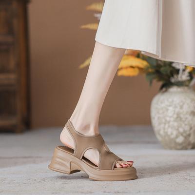 Женские сандалии на платформе-маффине, новинка, для невысоких женщин, увеличивают рост и носят модную пляжную обувь маленького размера