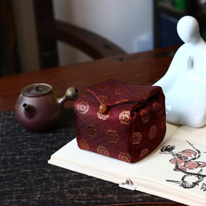 Набор керамических чашек Гайвань и чайник из исинской глины с китайской и японской парчой 34 цветов в хлопковом мешочке