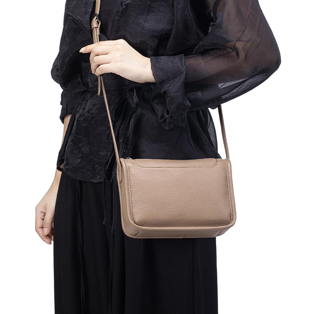 First Layer Cowhide Fashion Messenger Women's Bag Large Capacity Versatile Women's Shoulder Bag Commuter Portable Small Square Bag
