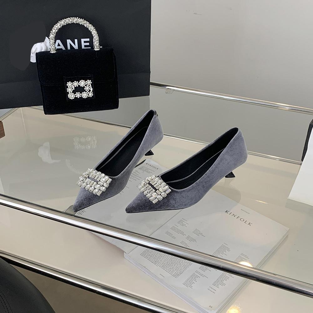 Модные туфли-лодочки с острым носком для женщин, неглубокие, без застежек, атласные, серые, черные, красные, со стразами и пряжкой из кристаллов, 2024 г. Новые поступления, туфли для женщин, 35-39