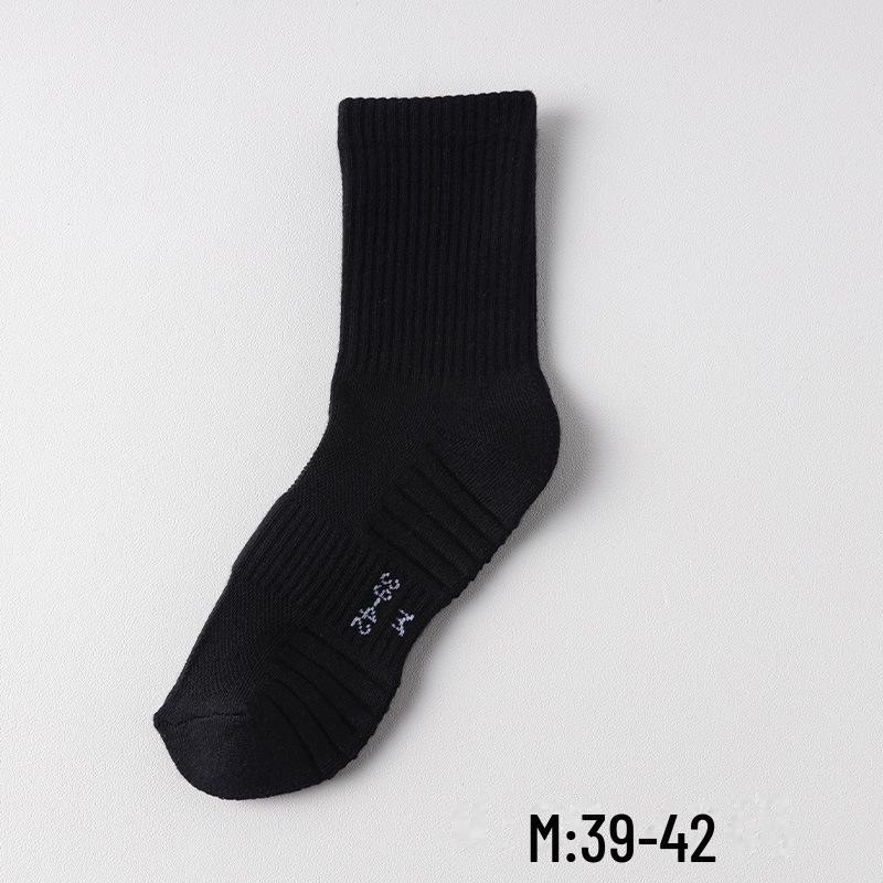 Men's Plus-Size Mid-Tube Sports Socks - Thick, Sweat-Absorbent, Solid Color for Autumn/Winter
