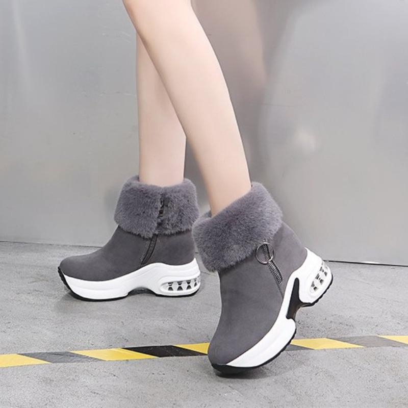 Модные женские короткие сапоги 2024 года, зимние женские сапоги на платформе, удобные ботильоны на танкетке из плюша, большие размеры 43, женская обувь из меха и меха