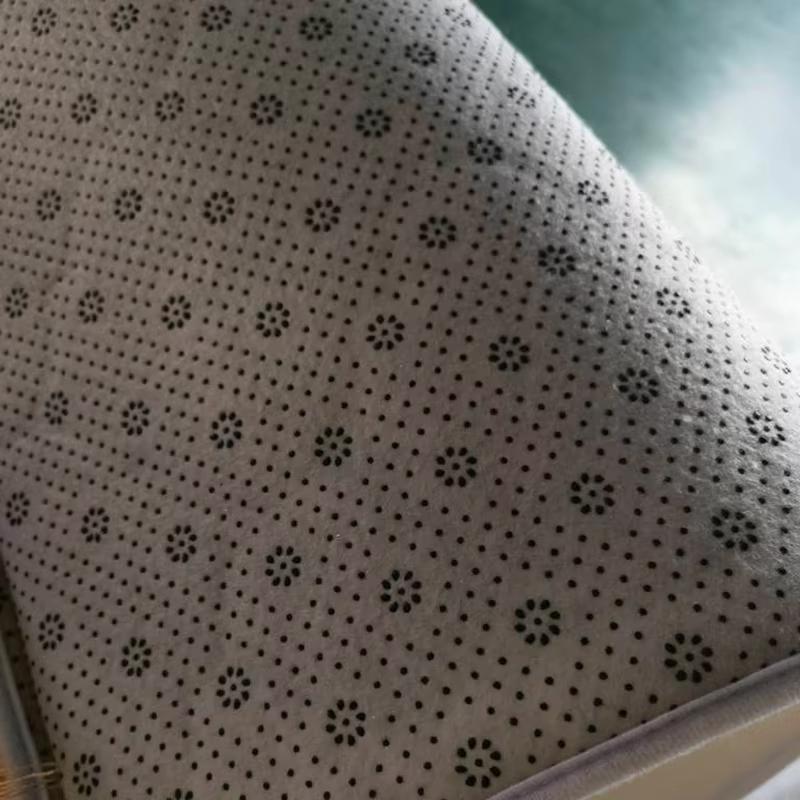 Soft Worship Kneel Travel Prayer Rug Non-slip Prayer Mat Flannel Carpet for Muslim Ramadan Embossing Floor Carpets Portable