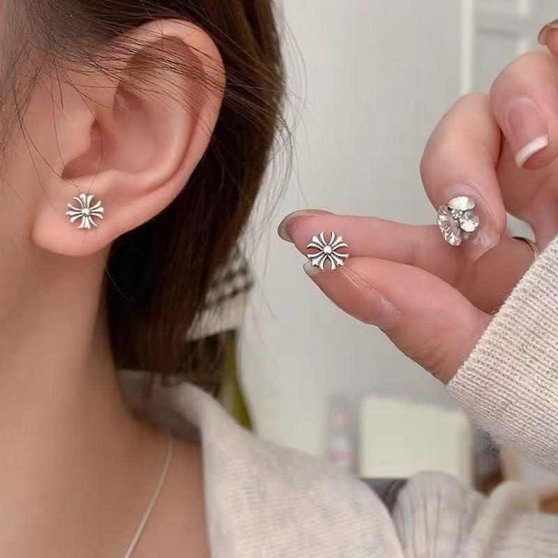 Серьги для проколов мочек ушей, Маленькие серьги-гвоздики для женщин, Простые, Милые, Маленькие и Свежие Серьги, Нишевый Дизайн, Универсальные Серьги