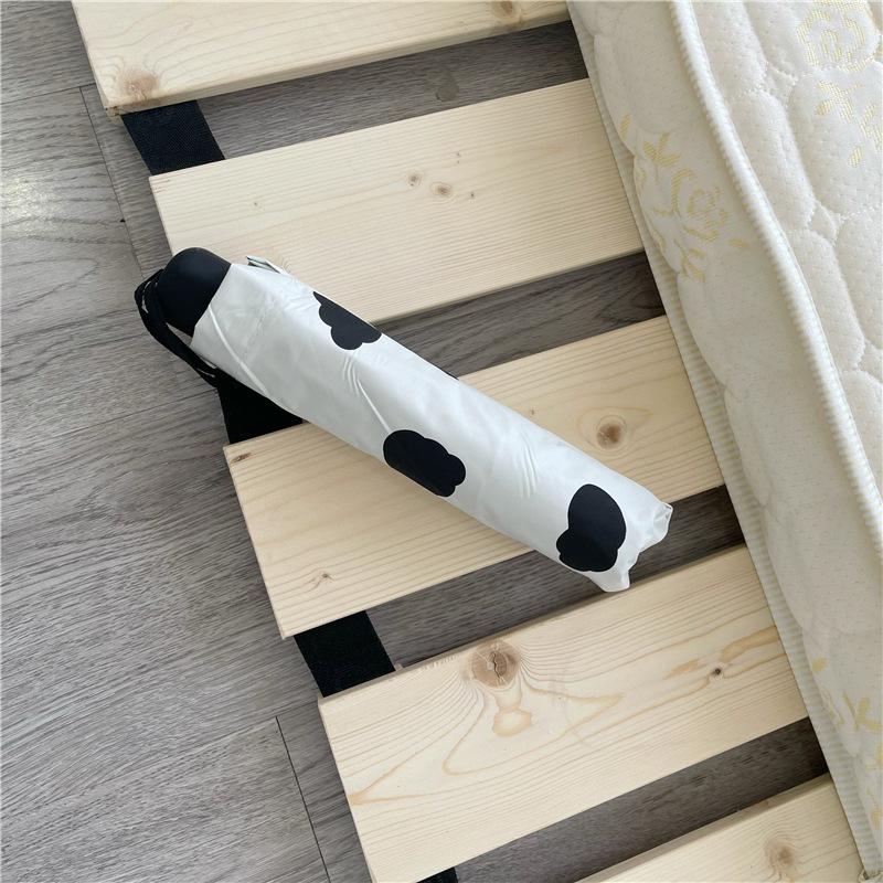 Fashion Sunscreen Umbrella Anti-ultraviolet Black Caoting Umbrella Cows Pattern 3-folding Portable Sunny Umbrella