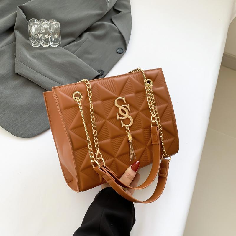 Женская сумка на цепочке, новая, высококачественная, легкая, роскошная сумка через плечо с кисточками, модная и стильная, сумка через плечо, маленькая квадратная сумка для поездок на работу, сумка через подмышку