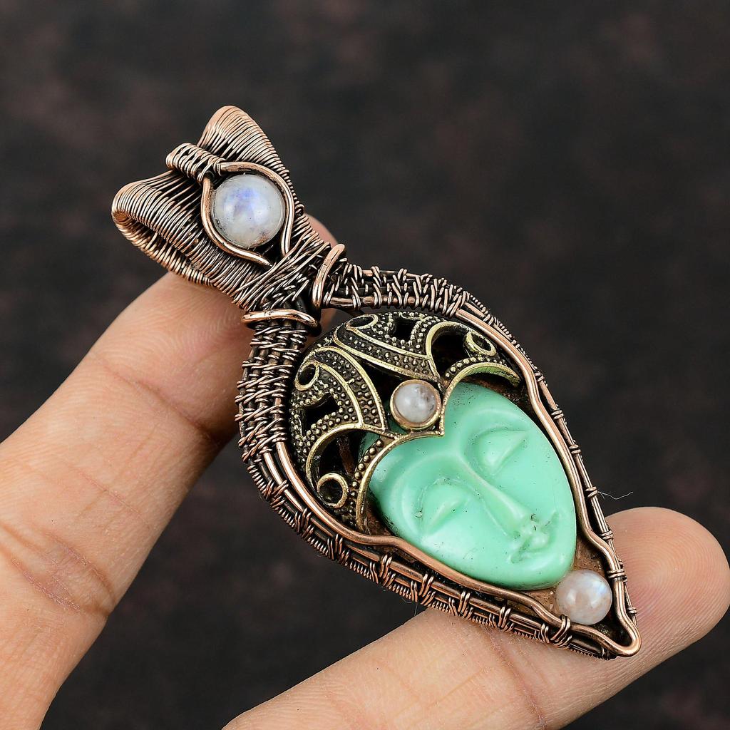 Кулон с резным зеленым лицом из кости, обернутый медной проволокой, новинка ручной работы, кулон с радужным лунным камнем, драгоценный камень, ювелирное изделие из медной проволоки