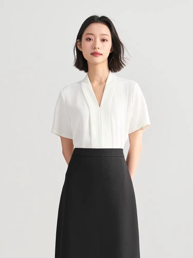 Women's Drapey White V-neck Chiffon Shirt: Long-Sleeved, Slimming, Perfect for College, Interviews, Professional Wear, and Spring Layering Tops