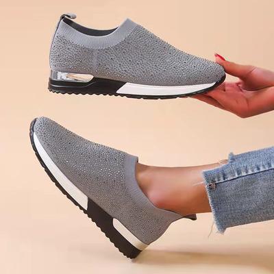 Модные сетчатые кроссовки со стразами для женщин, легкие дышащие повседневные туфли, новые модные белые туфли на танкетке без застежек, плоские туфли для женщин