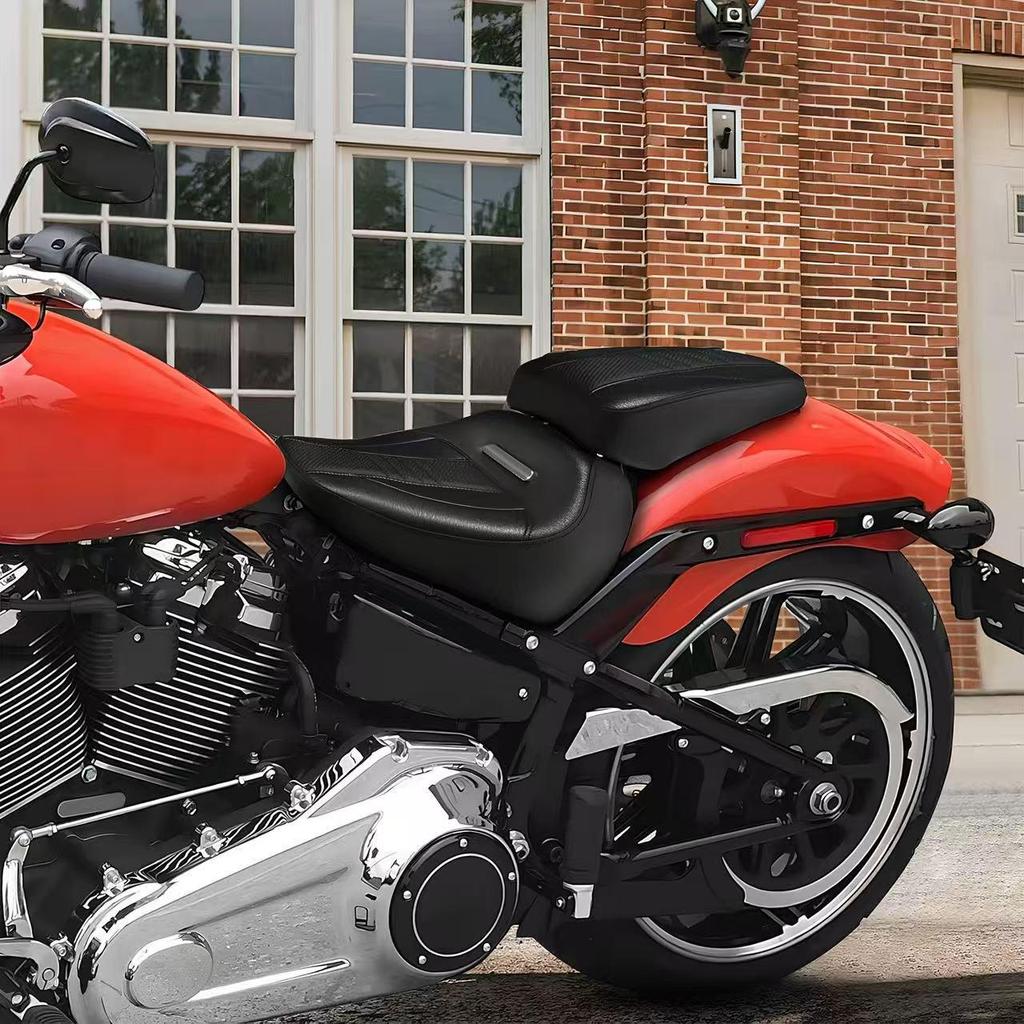 Двойное кожаное сиденье для водителя и пассажира Harley Softail Breakout 18-23