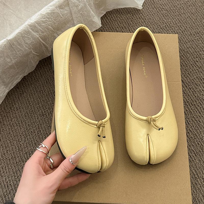 Модная обувь таби в японском стиле, женские удобные кожаные балетки с раздвоенным носком, лоферы, женские туфли Мэри Джейн, мокасины, женские балетки