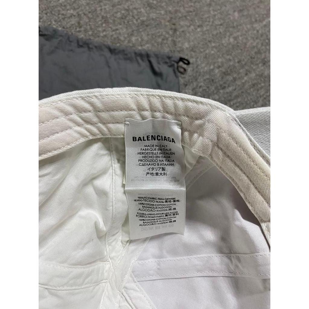 Б/у Бейсболка BALENCIAGA с сумкой для хранения