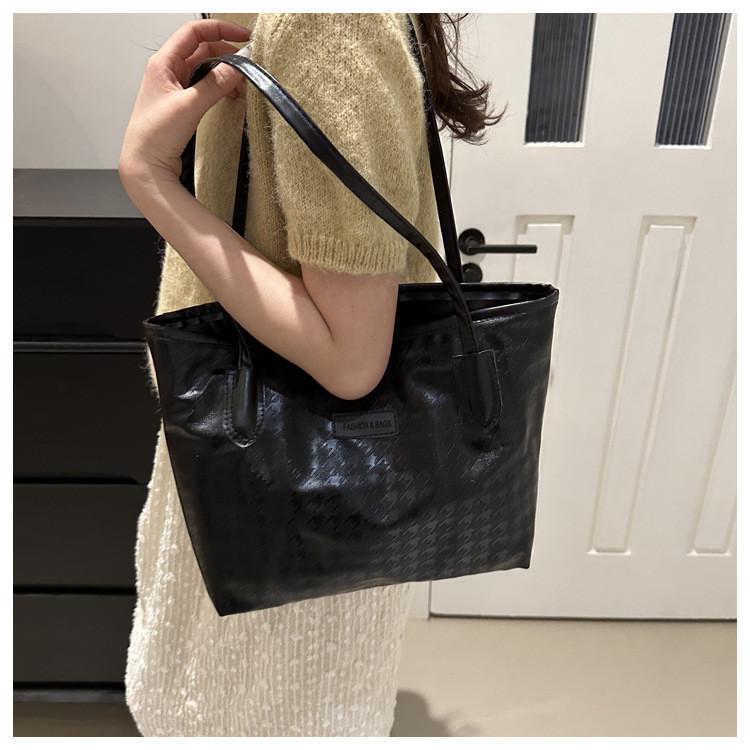 Trendy Oversized Tote Bag Women's 2024 Spring Street Style Shoulder Bag Student Commuter Bag