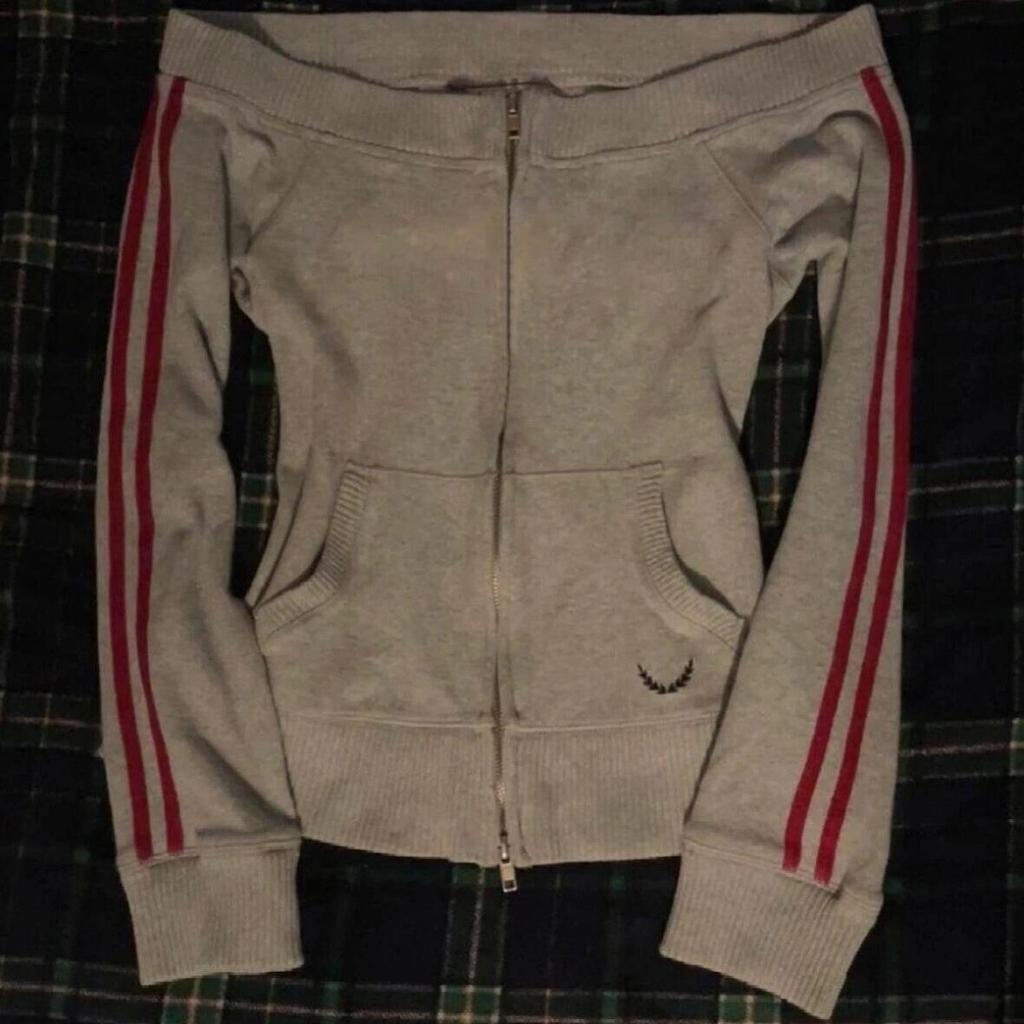 Harajuku Sports Streetwear Классические топы Модная одежда для женщин Y2K Chic Прямые плечи Толстовки с длинным рукавом Куртки Пальто