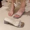 Прозрачные тапочки со стразами, женская летняя верхняя одежда 2025 года, новые босоножки с одним словом и кристаллами, толстый каблук, французская фея, высокие каблуки