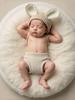 Ручная вязка крючком Костюмчик-зайчик для фотосессии новорожденных