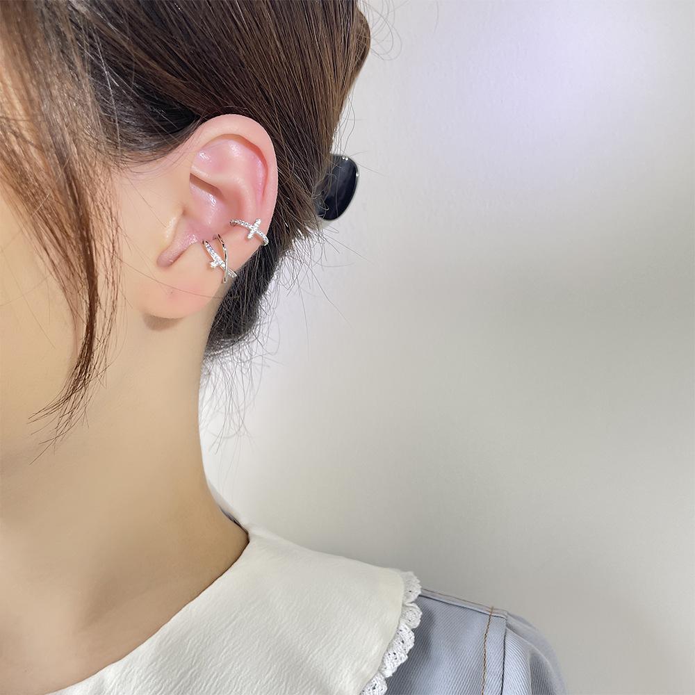 Клипсы-крестики, темные модные, крутые, серьги без проколов, темперамент, уличный стиль, сверкающие бриллиантовые клипсы-косточки для ушей, для мужчин и женщин