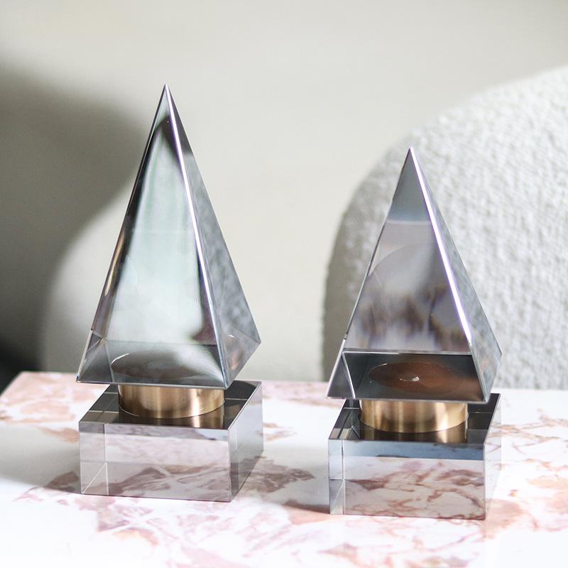 Простые конические треугольные геометрические художественные хрустальные украшения, легкие роскошные модельные дома, креативные украшения в виде пирамиды
