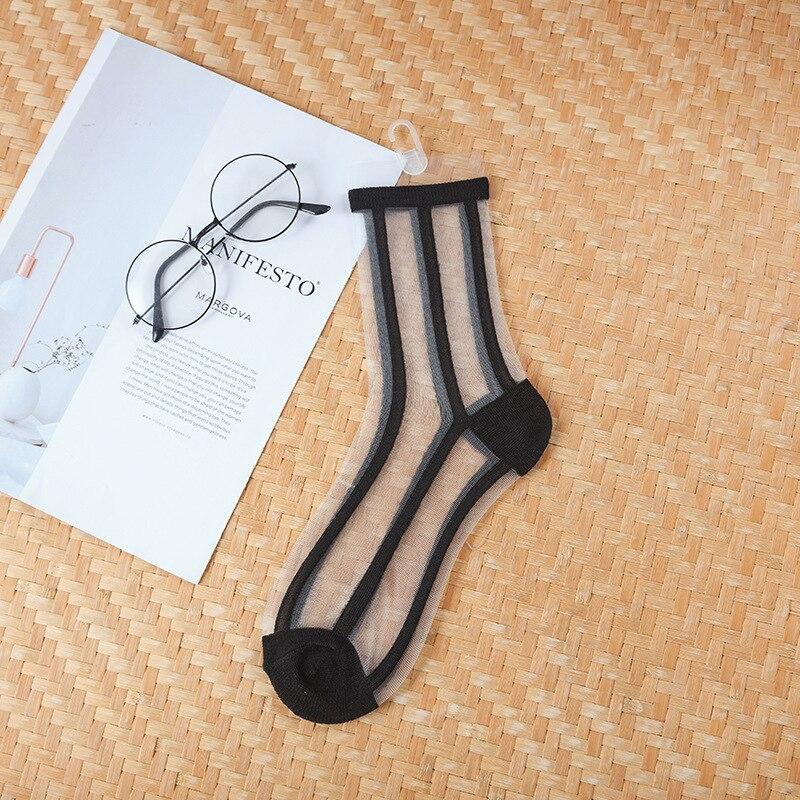 Sexy Lace Mesh Fishnet Woman Socks Harajuku Hip Hop Skateboard Elasticity Crew Socks Summer Ultra-thin Transparent Socks Women EMA