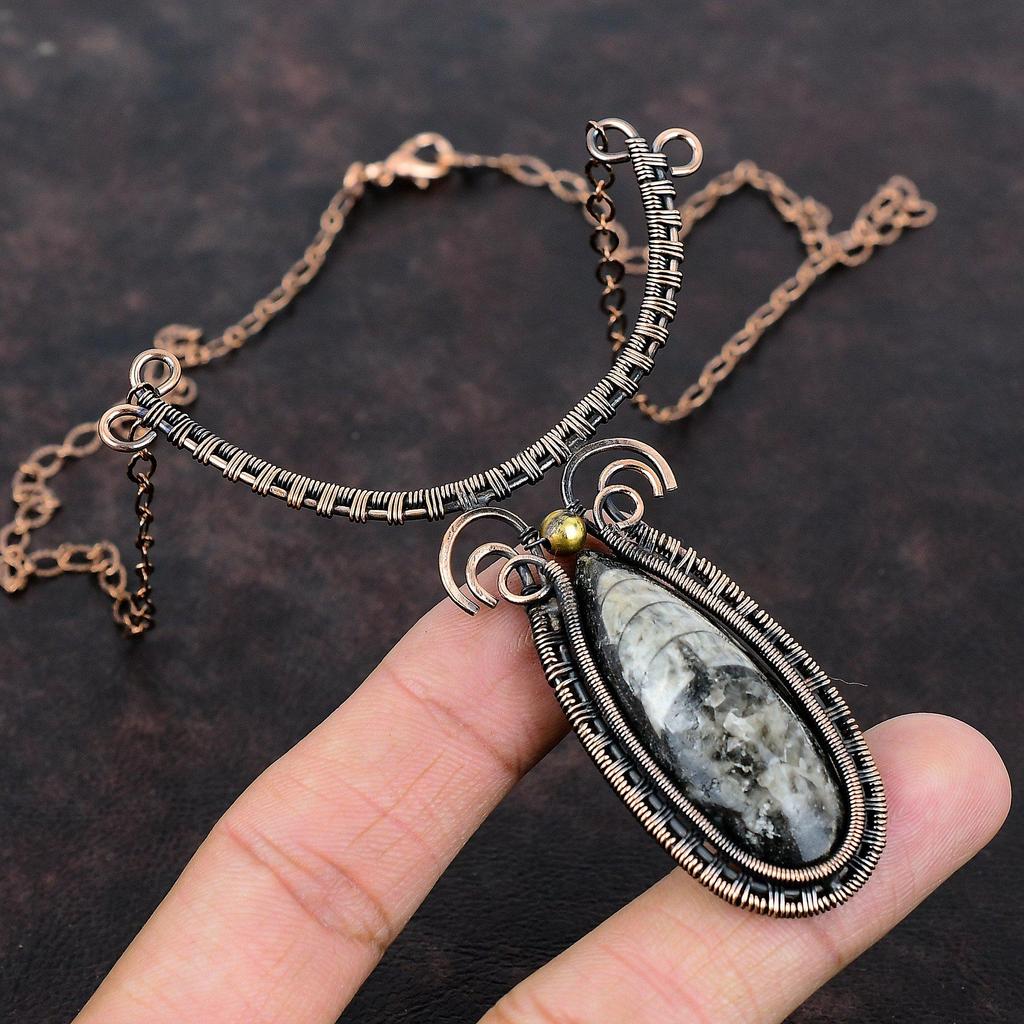 Ожерелье из ископаемого Orthoceras, медная проволока, ювелирные изделия ручной работы, драгоценный камень, медное ожерелье, регулируемое ожерелье, обернутое проволокой ожерелье для подарка