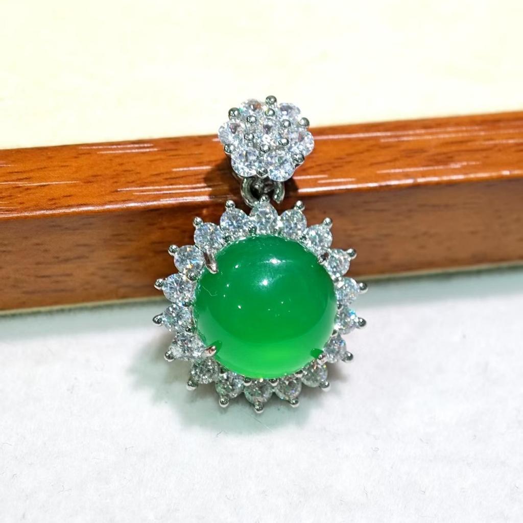 Natural Green Agate Round Pendant Sweater Chain Gold Inlaid Buddha Gong Long Brand Eight Treasures Lotus Chalcedony Hanging