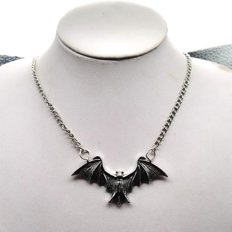 Bat Chain Necklace Metal Fashion Vintage Punk Gothic for Women Animals Choker Halloween Collar Hip Hop Girls Jewelry Gift