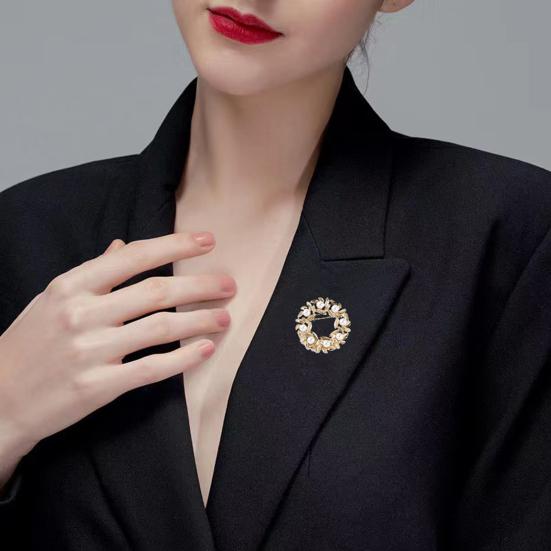 Брошь для одежды ажурная женская декоративная