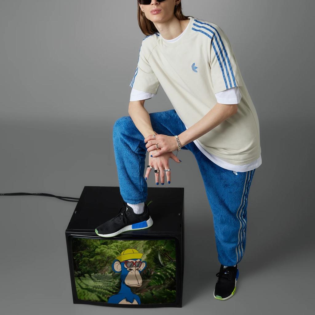adidas Футболка Originals Striped Logo с вышитым круглым вырезом и коротким рукавом для мужчин, белые топы IJ9086